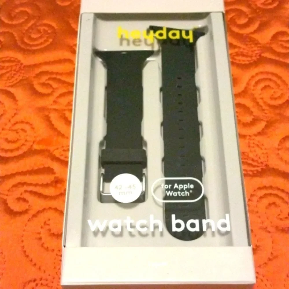 NWT Heyday Apple Watch Band 42-45 mm